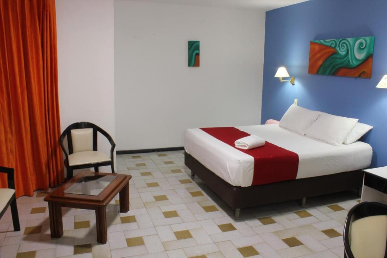 Hotel Mariscal Robledo Cartago Exterior photo
